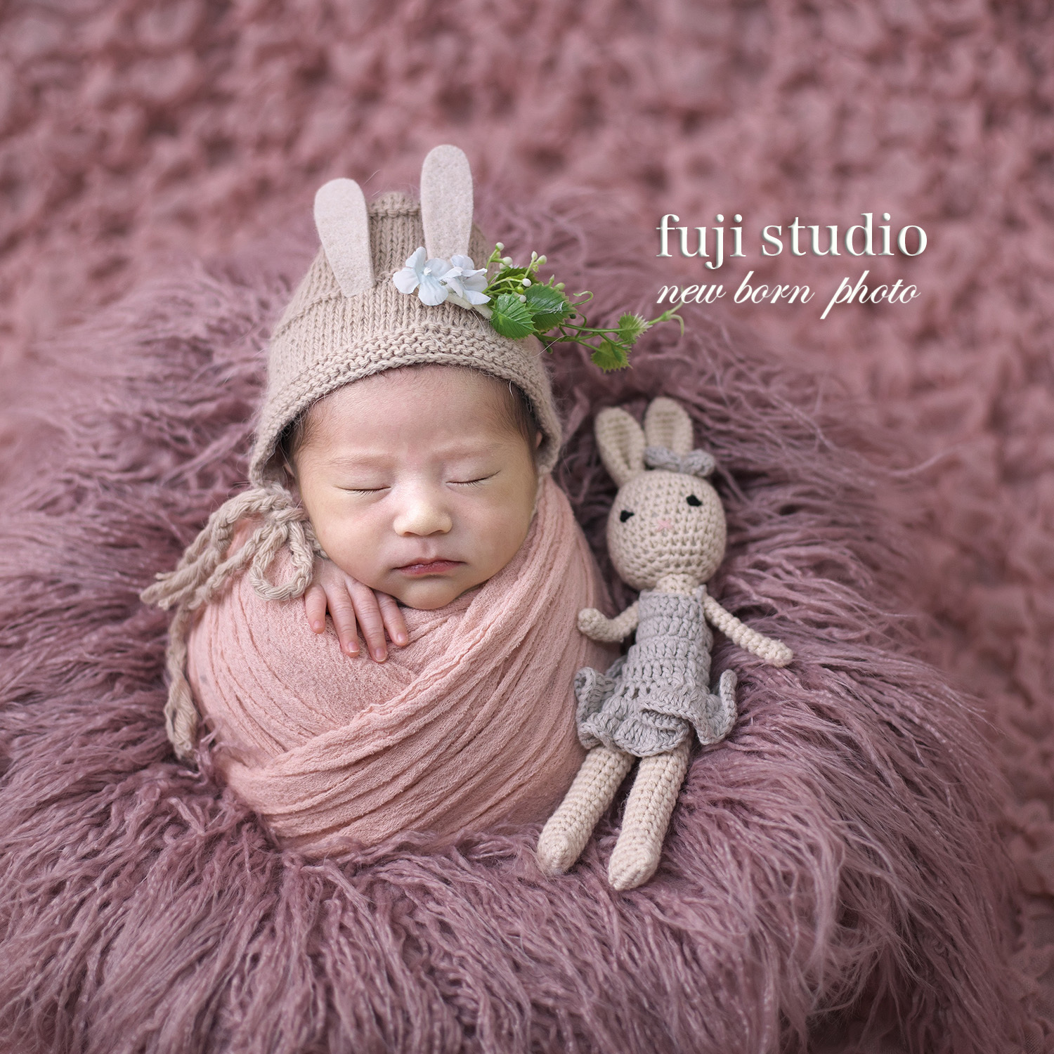 うさちゃん🐰の帽子で💓ニューボーンフォト💓 | 新着情報 | 大分県日田市の写真館・フォトスタジオ「ふじスタジオ」